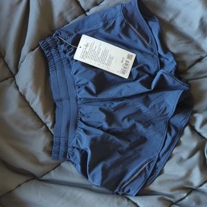 Lululemon Hotty Hot LR Short 4"